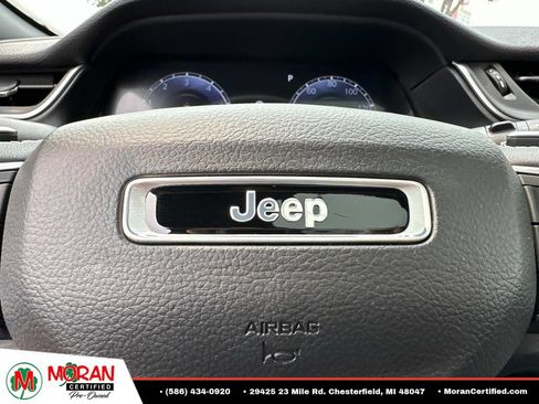 Used 2023 Jeep Grand Cherokee Altitude AWD/4WD image 27