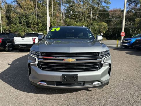 Used 2024 Chevrolet Suburban LT image 11