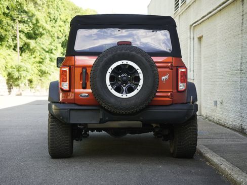 Used 2023 Ford Bronco Black Diamond w/ Sasquatch Package AWD/4WD image 6