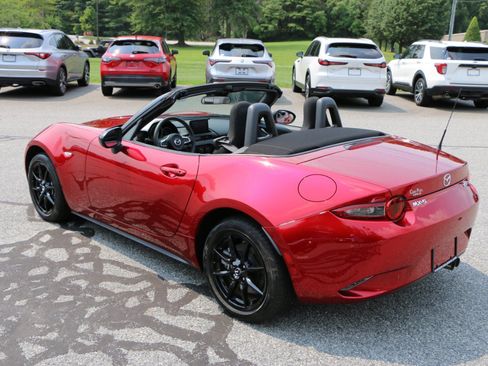 Used 2023 MAZDA MX-5 Miata Sport RWD image 3