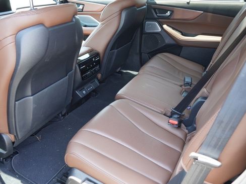 Used 2025 Acura MDX SH-AWD w/ Technology Package image 10