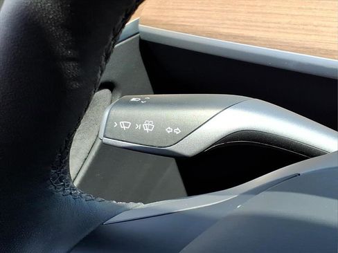 Used 2023 Tesla Model Y Long Range AWD/4WD image 30