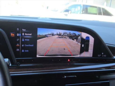 Used 2023 Cadillac Escalade Premium Luxury image 23