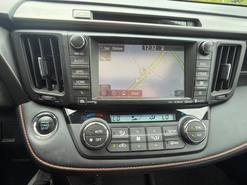 Used 2017 Toyota RAV4 SE FWD image 10