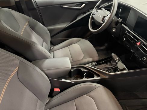 Used 2024 Kia Niro LX FWD image 21