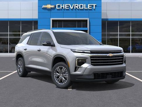 New 2027 Chevrolet Traverse LT w/ Driver Confidence Package FWD image 7