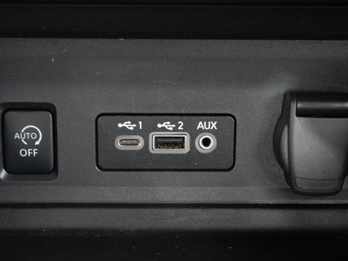 Used 2025 Nissan Sentra SV FWD image 21