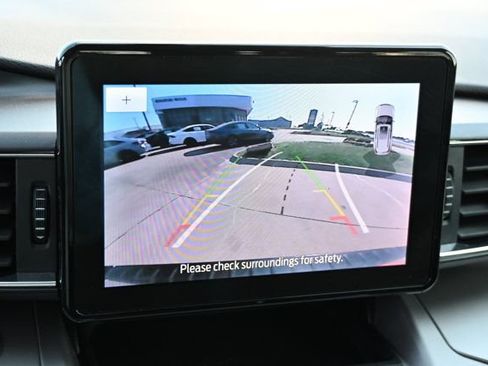 Used 2021 Ford Explorer XLT w/ Equipment Group 202A RWD image 29