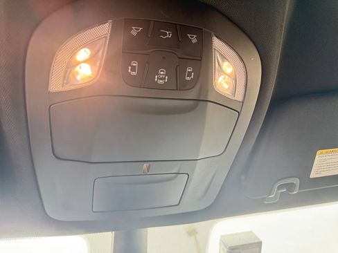 Used 2024 Chrysler Pacifica Limited FWD image 39
