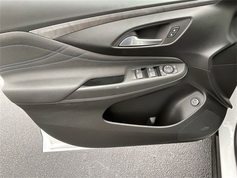 Used 2024 Buick Envista Sport Touring w/ Convenience I Package image 20