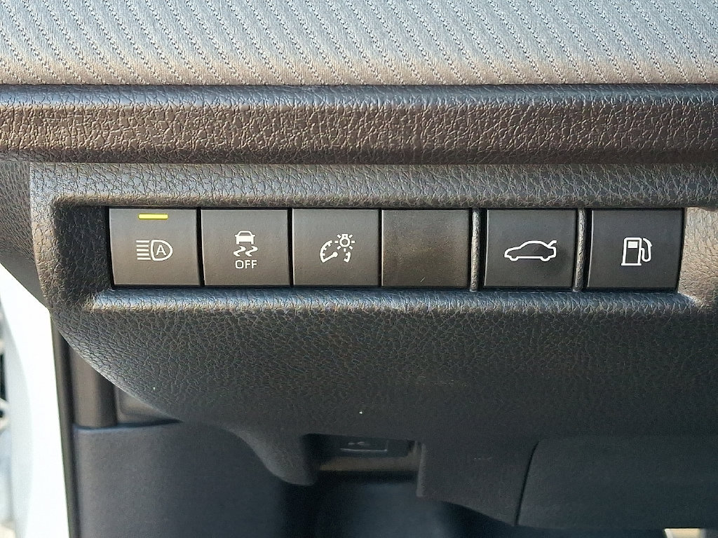 Used 2025 Toyota Camry SE FWD image 25