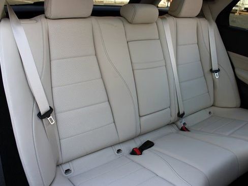 Used 2024 Mercedes-Benz GLE 450e 4MATIC image 15