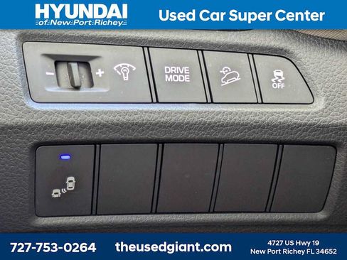 Used 2017 Hyundai Santa Fe Sport FWD image 29