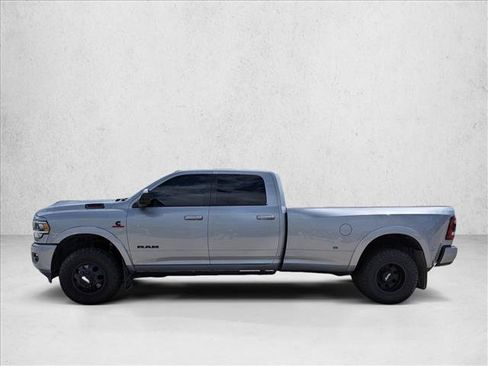 Used 2022 RAM 3500 Laramie AWD/4WD image 9