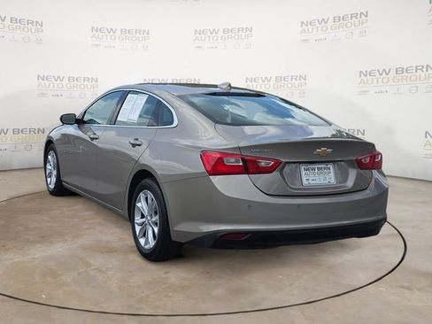 Used 2025 Chevrolet Malibu LT FWD image 3