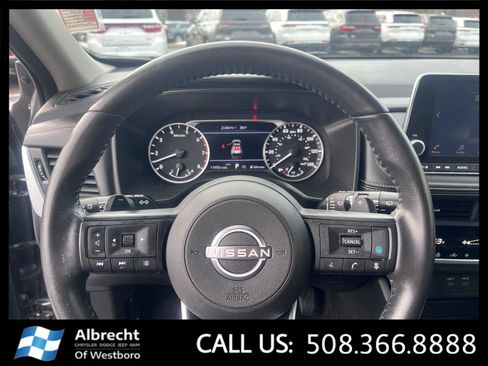 Used 2024 Nissan Rogue SV w/ SV Premium Package image 27