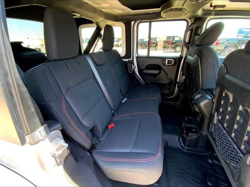 Used 2018 Jeep Wrangler Unlimited Rubicon image 19
