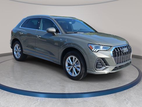 Used 2025 Audi Q3 2.0T Premium Plus w/ Premium Plus Package AWD/4WD image 3