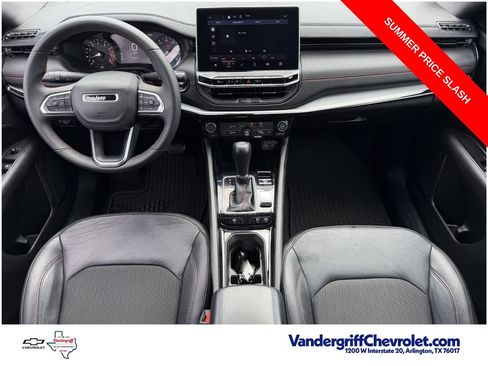 Used 2025 Jeep Compass Trailhawk AWD/4WD image 10