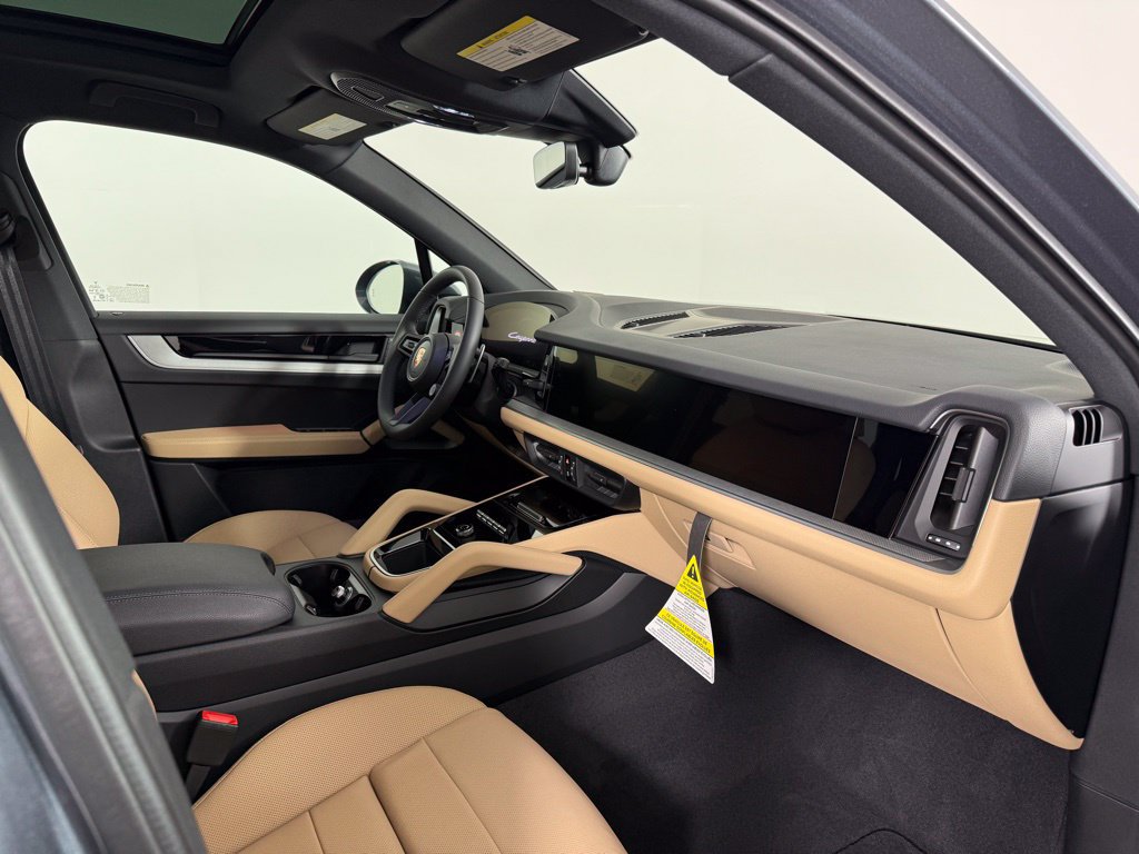 Certified 2026 Porsche Cayenne AWD/4WD image 15