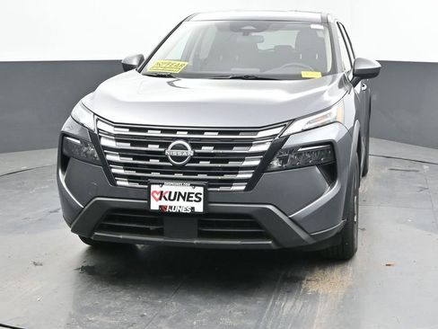 Used 2025 Nissan Rogue SV FWD image 4