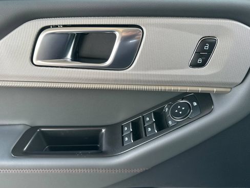 New 2026 Ford Explorer Active w/ Active Comfort Package RWD image 11