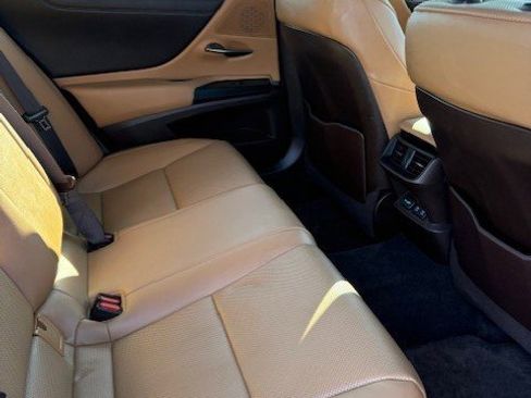 Used 2021 Lexus ES 350 w/ Premium Package image 16