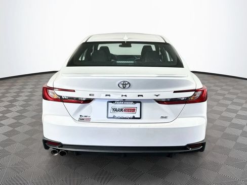 Used 2025 Toyota Camry SE FWD image 10