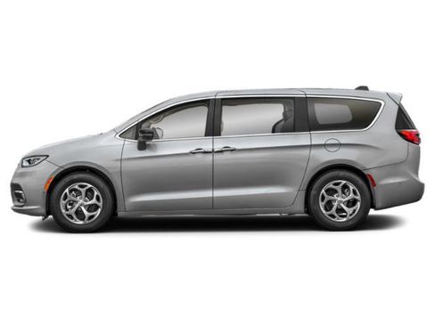 Used 2024 Chrysler Pacifica Limited image 3
