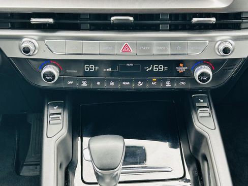 Used 2025 Kia Telluride S AWD/4WD image 22