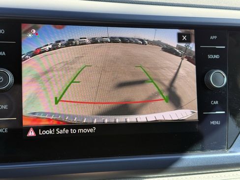 Certified 2024 Volkswagen Taos SE w/ MDO Package image 8