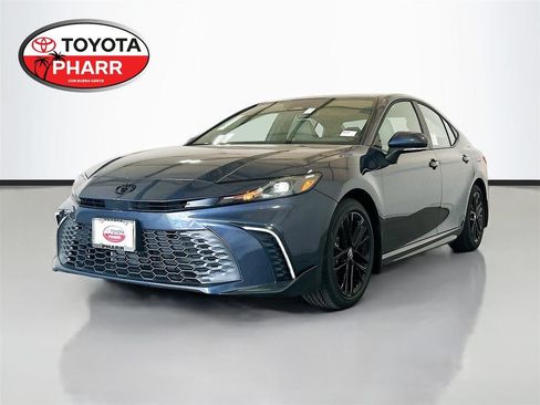 New 2026 Toyota Camry SE w/ Convenience Package FWD image 1