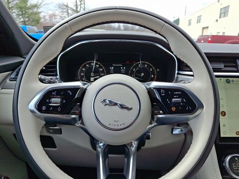 Certified 2025 Jaguar F-PACE R-Dynamic S image 20