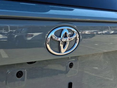 Used 2022 Toyota RAV4 XLE AWD/4WD image 29