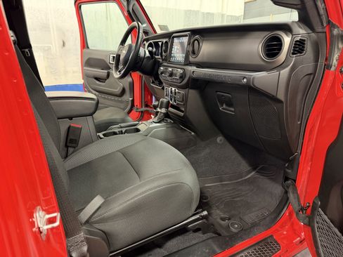 Used 2022 Jeep Wrangler Unlimited Sport image 19