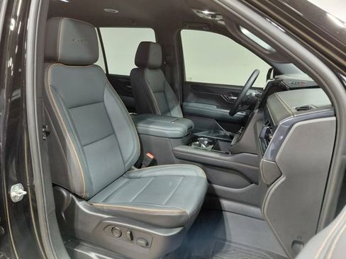 Used 2025 GMC Yukon AT4 w/ LPO, Floor Liner Package image 30