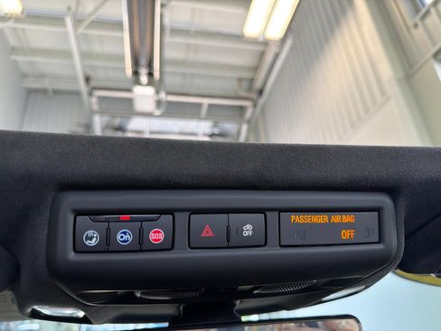 Used 2023 Chevrolet Corvette Stingray Premium Conv w/ Battery Protection Package RWD image 37