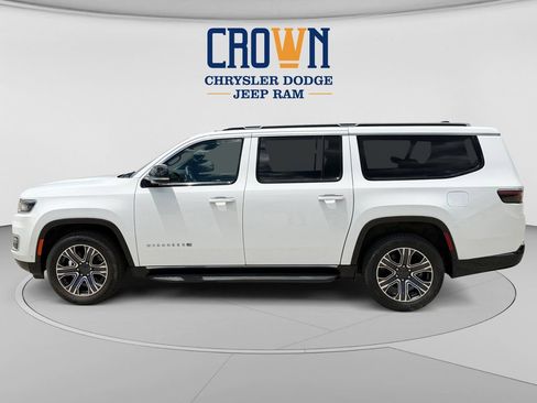 Used 2024 Jeep Wagoneer L Series II w/ Flexible Seating Group AWD/4WD image 6