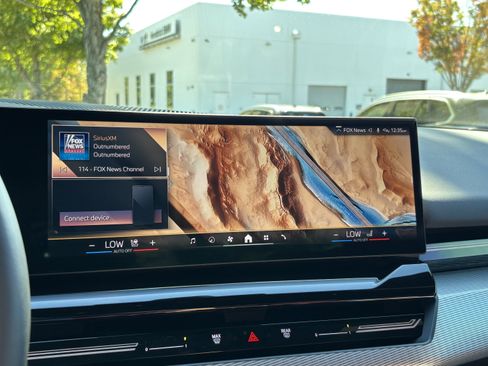 Certified 2025 BMW 530i xDrive w/ M Sport Package image 24