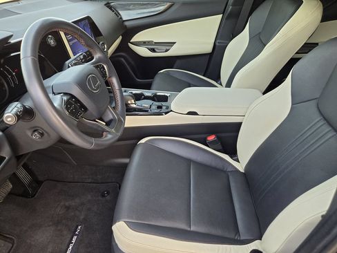 Used 2024 Lexus NX 250 FWD image 12