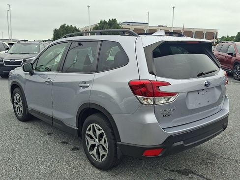 Certified 2023 Subaru Forester Premium AWD/4WD image 6