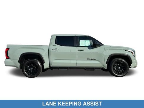 Used 2025 Toyota Tundra Limited AWD/4WD image 4