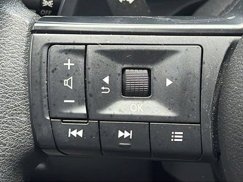 Used 2024 Nissan Rogue SV AWD/4WD image 18