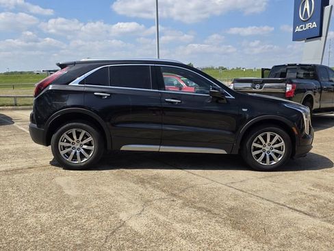 Used 2023 Cadillac XT4 Premium Luxury image 4