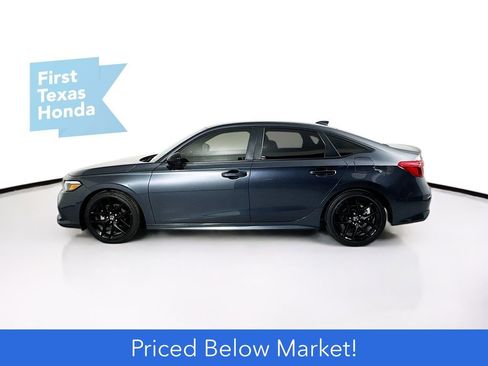 Used 2023 Honda Civic Sport image 4