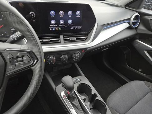 Certified 2024 Chevrolet Trax LS FWD image 32