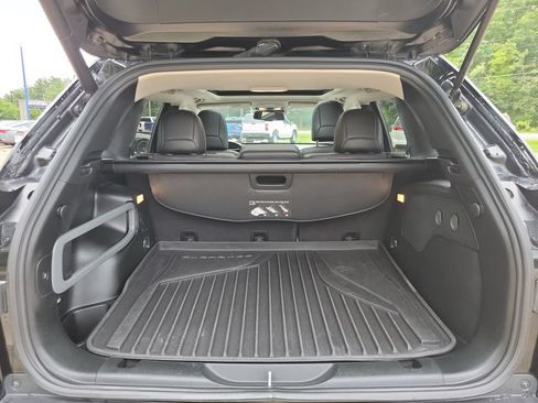 Used 2018 Jeep Cherokee Trailhawk AWD/4WD image 7