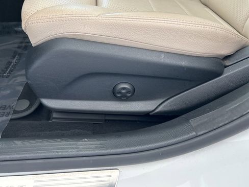 Used 2018 Mercedes-Benz C 300 4MATIC Sedan image 44