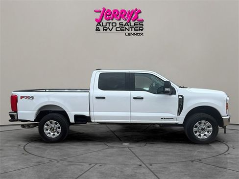 Used 2024 Ford F250 XLT w/ FX4 Off-Road Package image 17