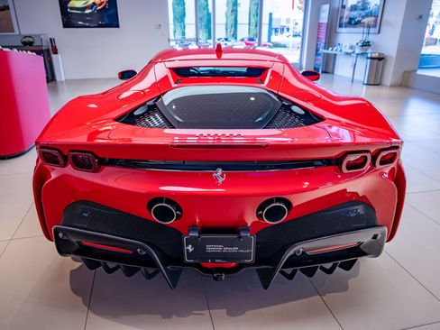 Used 2021 Ferrari SF90 Stradale image 5